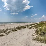 Updated Condo Less Than 3 Miles To Broadway At The Beach!