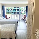 Wave Rider Resort Across From Ocean Front