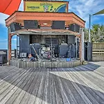 Oceanfront Studio With Balcony In Ocean Annies