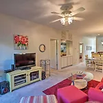 Cozy Condo With Golf Course View 4 Mi To Shore!