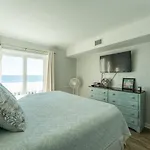 Charming Ocean-View Condo At Ocean Pier 3