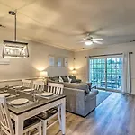 Beautiful Coastal Condo With Pool And Close To Beach!