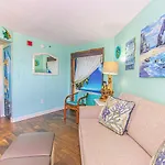 Ocean View King Suite Monterey Bay 1411 Sleeps 7 Guests