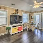 Coastal Condo With Pool Access - Walk To Apache Pier