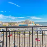 Ocean View Studio Landmark 907