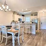 Coastal Myrtle Beach Condo With Pool Access!