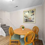 Bright Duplex 2Br Walking Distance From The Beach