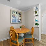 Bright Duplex 2Br Walking Distance From The Beach