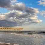 *Oceanfront Getaway - Fresh Reno*King Bed*Pools*H62