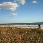*Delightful Beach Condo*Pool, Steps To The Sand*H33