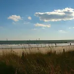 *Delightful Beach Condo*Pool, Steps To The Sand*H33