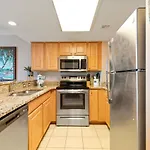 Atlantica Towers Condo W Balcony By Hosteeva