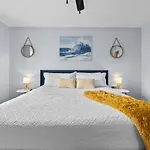 Fully Equipped 2Br 2Ba With King Bed In Heart Of Mb