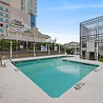 Superb Location 1Br Pet Friendly Pool & Parking