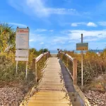 Seamist Driftwood Vacation Studio With Balcony