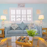Hidden Gem Beautifully Appointed 2Br 2Ba Condo With 3 Patios Near Beach!