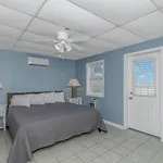 Pet Friendly Beach House! Private Dock On Channel! Private Pool! 5 Bedroom - 3 Bath!