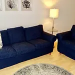 Modern And Spacious Kid Friendly 2 Bed 2 Bath
