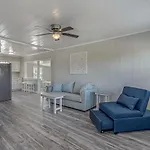 Immaculate Home With Putting Green And Private Pool! Pet Friendly 6 Bedroom- 4 Bath Duplex A&B