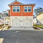 Colorful Myrtle Beach House 2 Mi To Beaches!