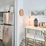 Beachfront Condo In Myrtle Beach With Pool Access
