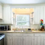 5Br House King Beds Steps To Beach Ideal For Families With Dogs