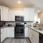 4Br King Beds Steps To Beach And 2Nd Pier Apartment A