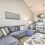 North Myrtle Beach Home - Golf And Beach Nearby
