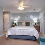 North Myrtle Beach Condo About 1 Mi To Beach!
