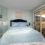 North Myrtle Beach Condo About 1 Mi To Beach!