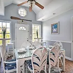 Murrells Inlet Upstairs Unit 1 Block To Beach!