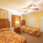 Malibu Pointe Beach Club - Across The Street From The Ocean! Sleeps 12 Guests!