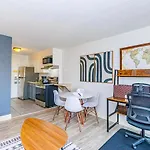 Upscale And Modern Ocean View Queen Suite!- Sea Mist 50707