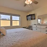 Bright North Myrtle Beach Condo Walk To Beach!