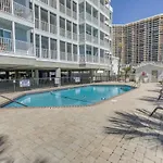 Condo With Pool And Beach Access About 1 Mi To Pier!