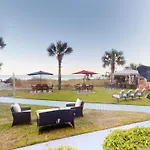 Willow Bay 803 Oceanfront Suite, Renovated Spring 2023 Desirable Golden Mile Location