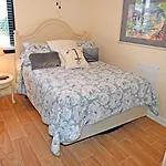 Oceanview 3-Bedroom Condo At Holiday Tower In Myrtle Beach
