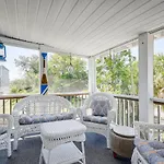 Coastal-Chic Home Near Myrtle Beach, Walk To Ocean