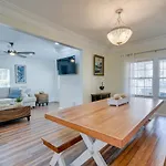Coastal-Chic Home Near Myrtle Beach, Walk To Ocean