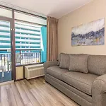 Landmark Resort King Suite Unit 710 Beautifully Updated Sleeps 4
