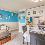 Myrtle Beach Condo Private Balcony With Pool View!