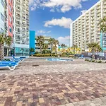Luxurious Oceanfront Queen Suite - Fully Renovated! Palace Resort 1203