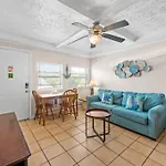 Beach Life 1Br W Pool Parking Pets Allowed 7