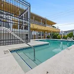 Beach Life 1Br W Pool Parking Pets Allowed 7