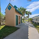 Shore Drive, Myrtle Beach 2 Bd/2Ba Condo