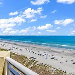 Spacious Oceanfront Condo - Bay Watch 1138