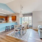 Luster Leaf Villa