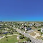 Coastal Flare,Stylish 1 Bedroom Condo Located The Northern End Of Myrtle Beach.