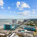Landmark Resort, 1Br Oceanfront