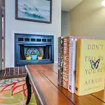 Bohemian Beach Retreat - 2 Blocks To Ocean!